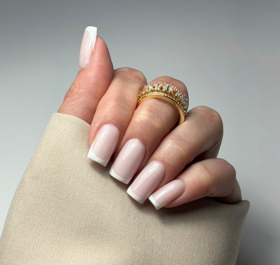 Klasyczny french — French w Atelier Ewelina Łozińska