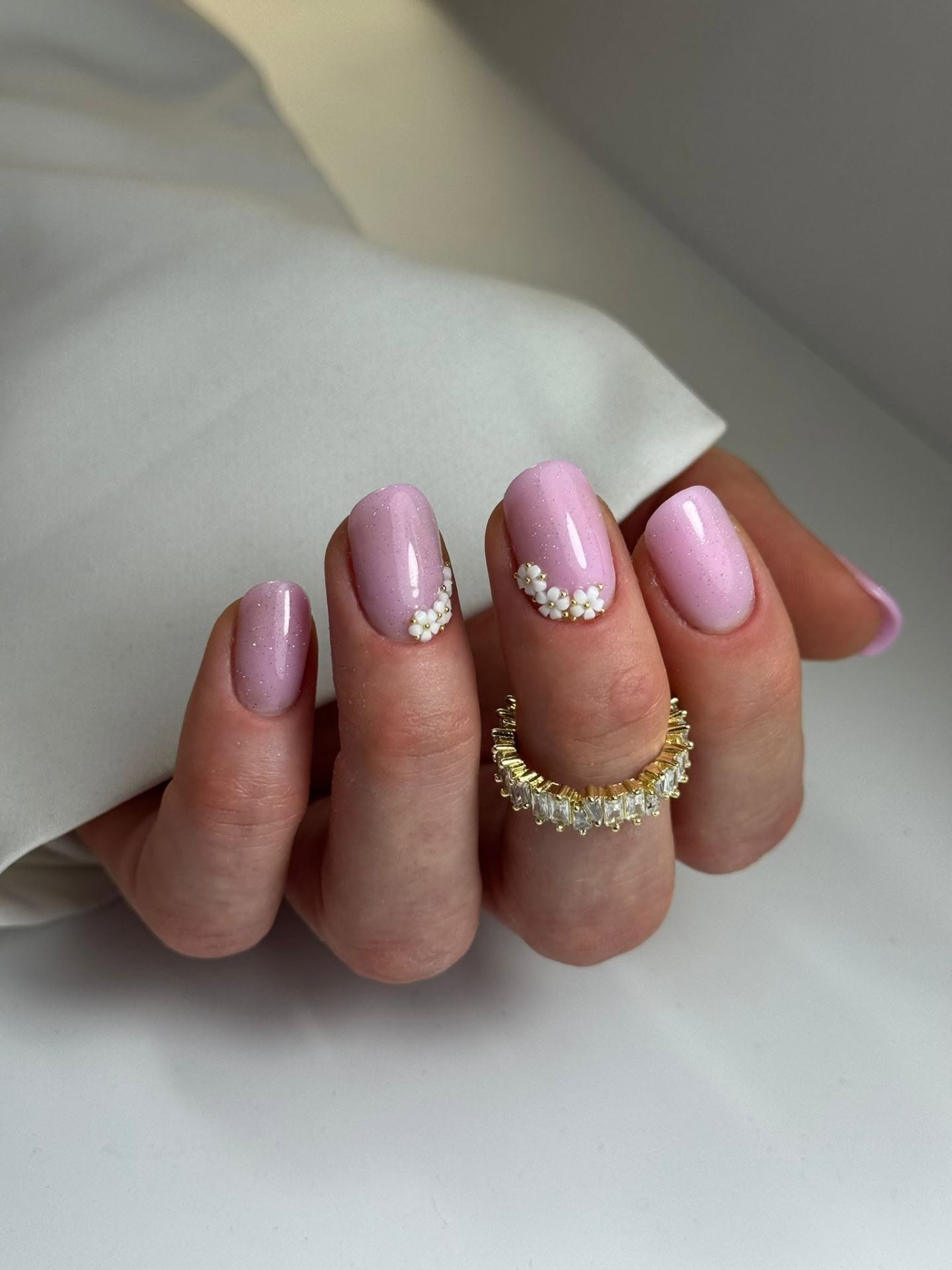 Różowy z kwiatami 3D — Nail art w Atelier Ewelina Łozińska